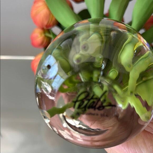 Elegant Two-Tone Tulip Bouquet in Glass Vase - Picture 5 of 5